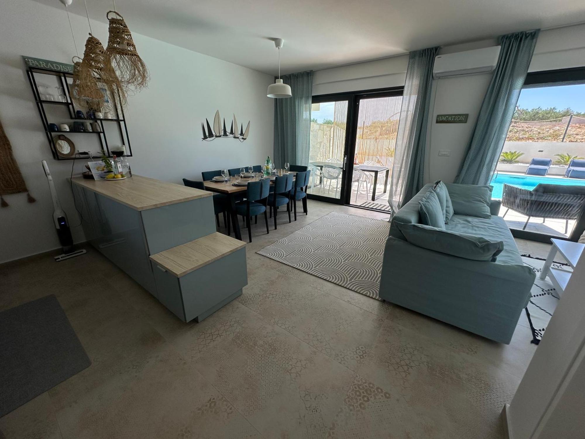 Lemon Navy House *